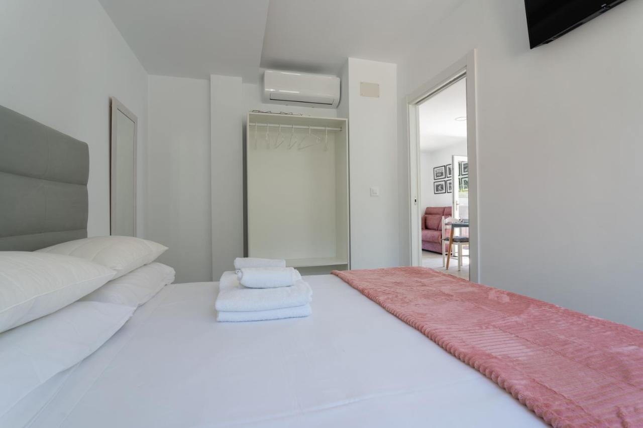 Solpor Galitrips - Apartamentos Corcubion Bagian luar foto